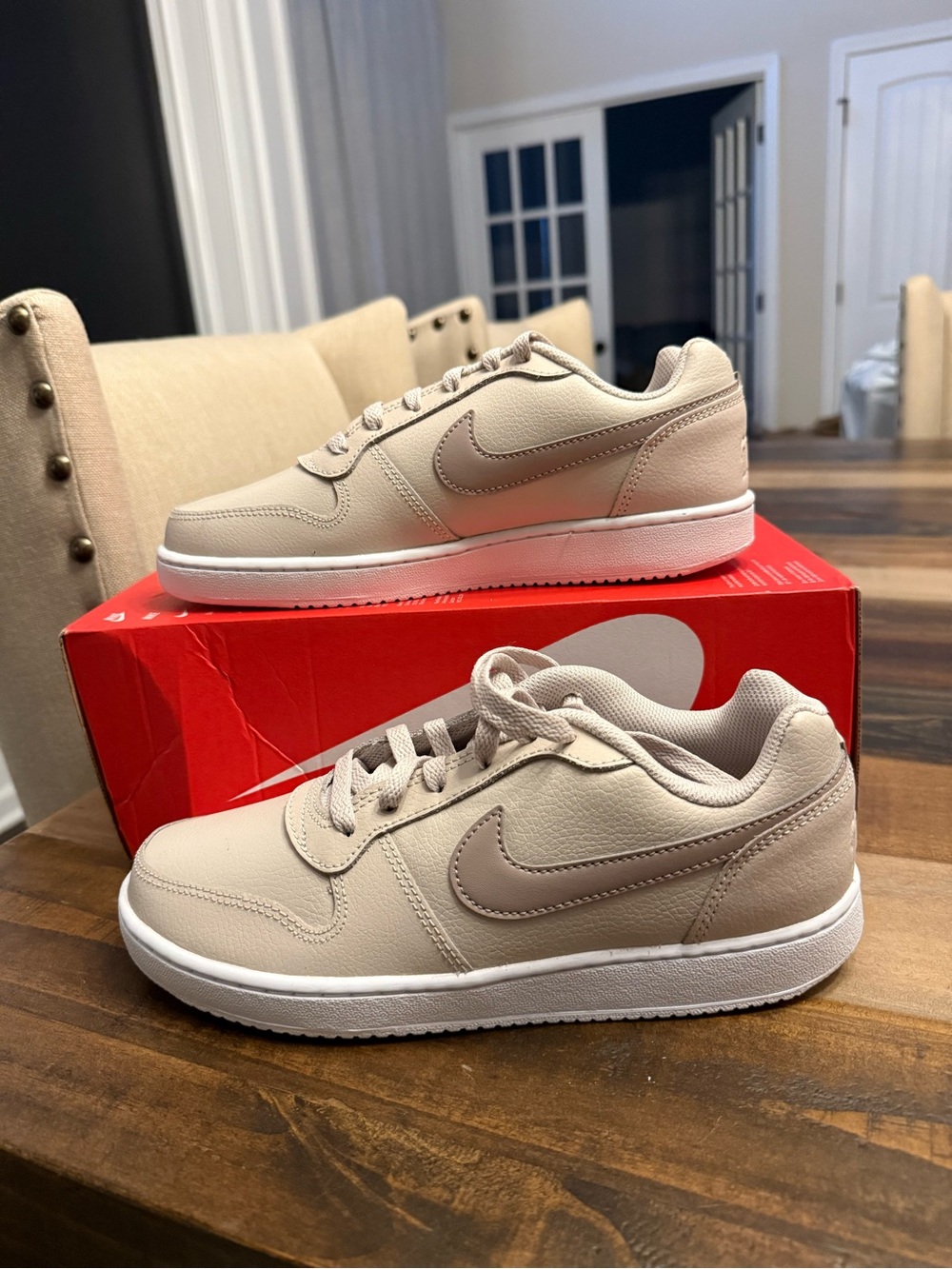 Nike Ebernon Low Women’s Low Top Leather Lace-Up Sneakers Beige AQ1779 002